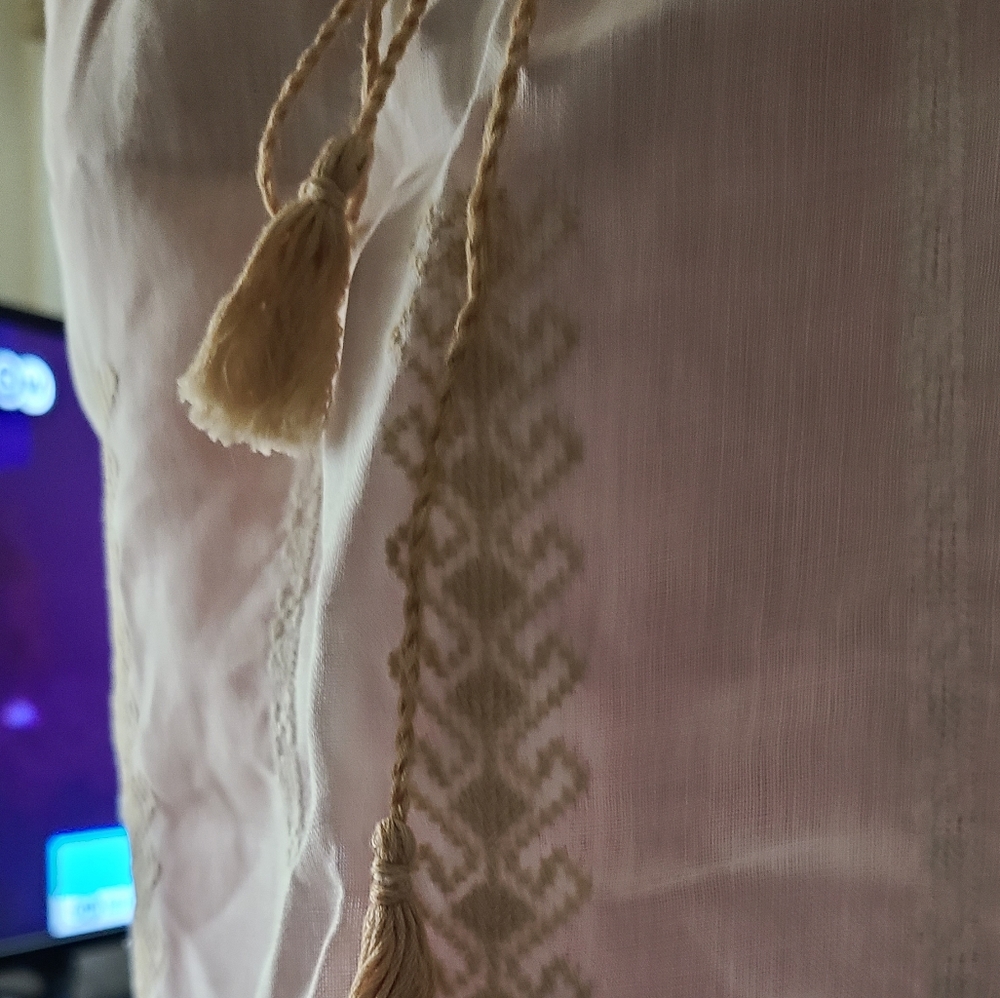 Beautiful blouse - Picture 4 of 7